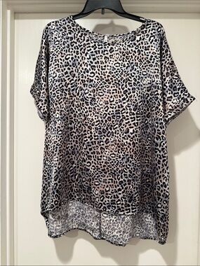 Leopard Print Short Sleeve Tunic Top - Black & Cream